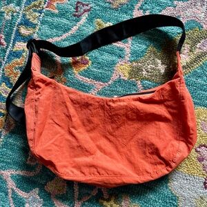 BAGGU Medium Crescent - Nasturtium